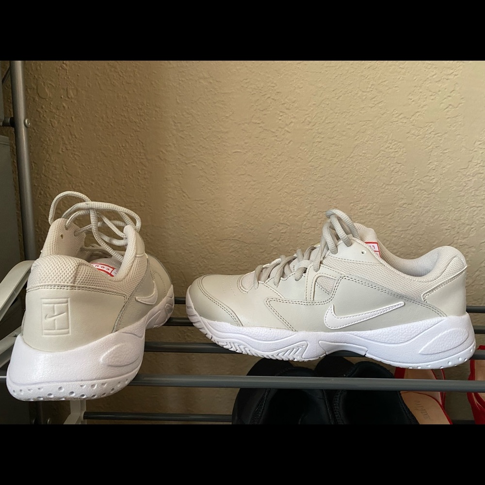 Nike Women’s Hard court tennis shoes, size 9